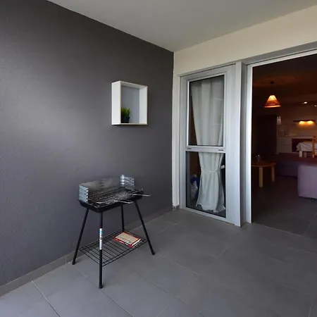 Apartman Magnificent On The Beach 